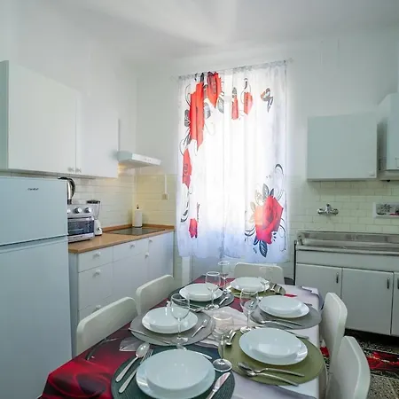 Casa Giorgia With Parking Space Génova