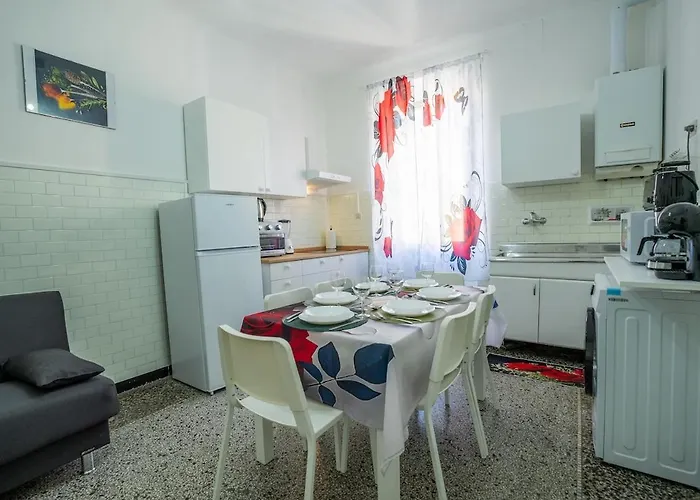 Casa Giorgia With Parking Space Lägenhet Genua